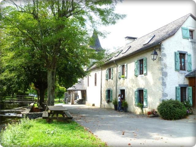 Gites Communaux A Lourdios Екстериор снимка